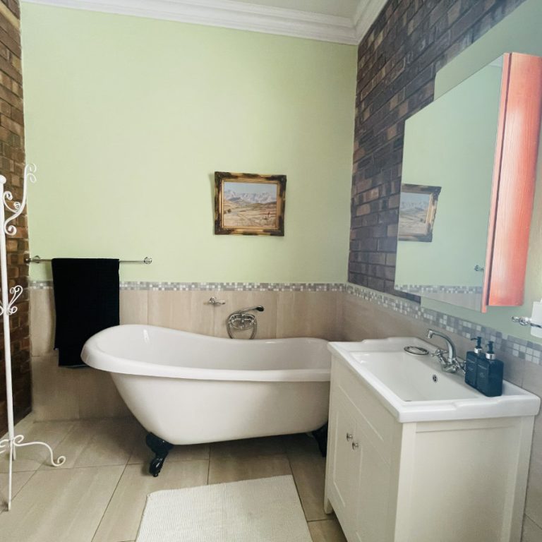 room-3-bathroom-1